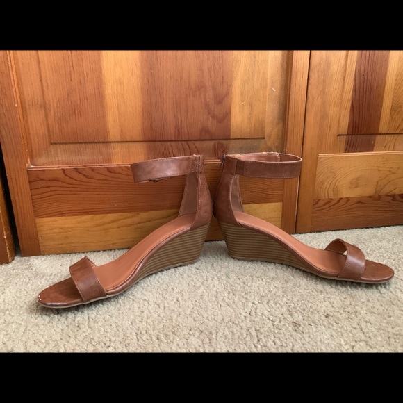 Tan Ankle Strap Wedges - Picture 1 of 2